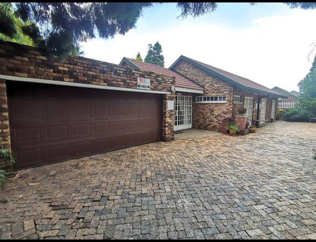 3 BEDROOM HOUSE FOR SALE IN VANDERBIJLPARK SE 3